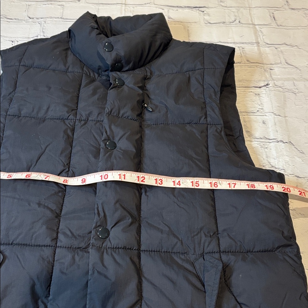 Madewell Quilted Puffer Vest - Picture 15 of 16